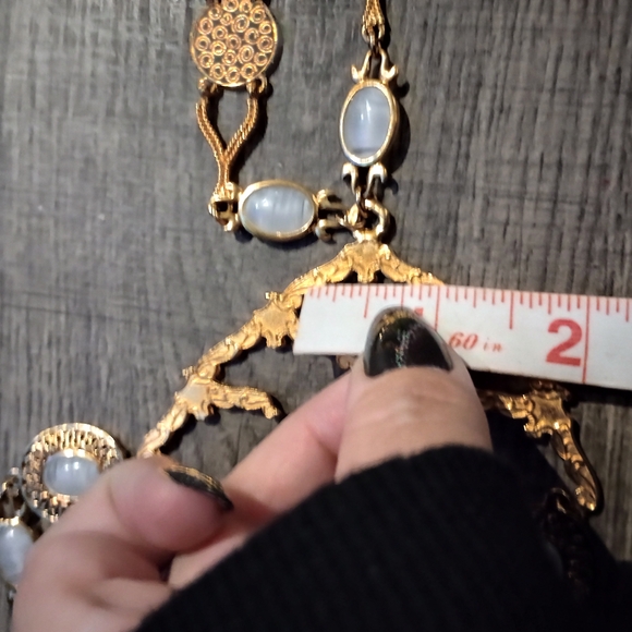 Vintage Gold Tone Statement Necklace - Picture 12 of 12